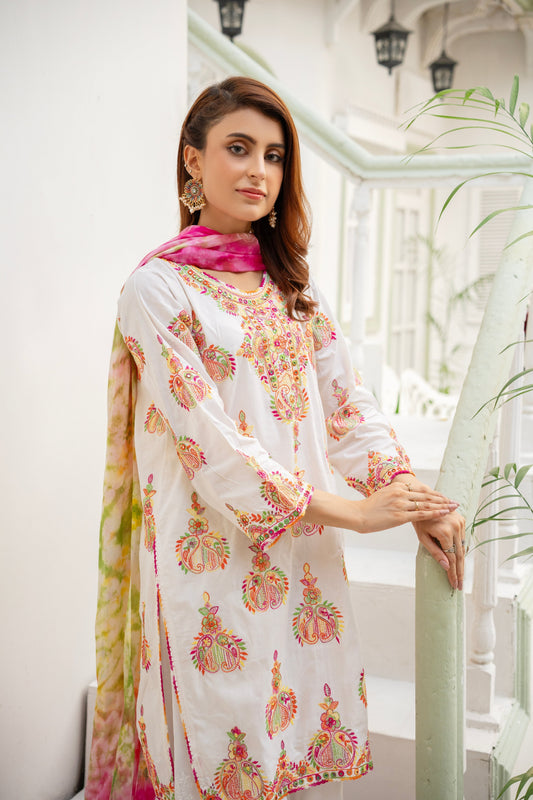 Off White Hand Embroidered Kurti with Dupatta by Rameen Roshany