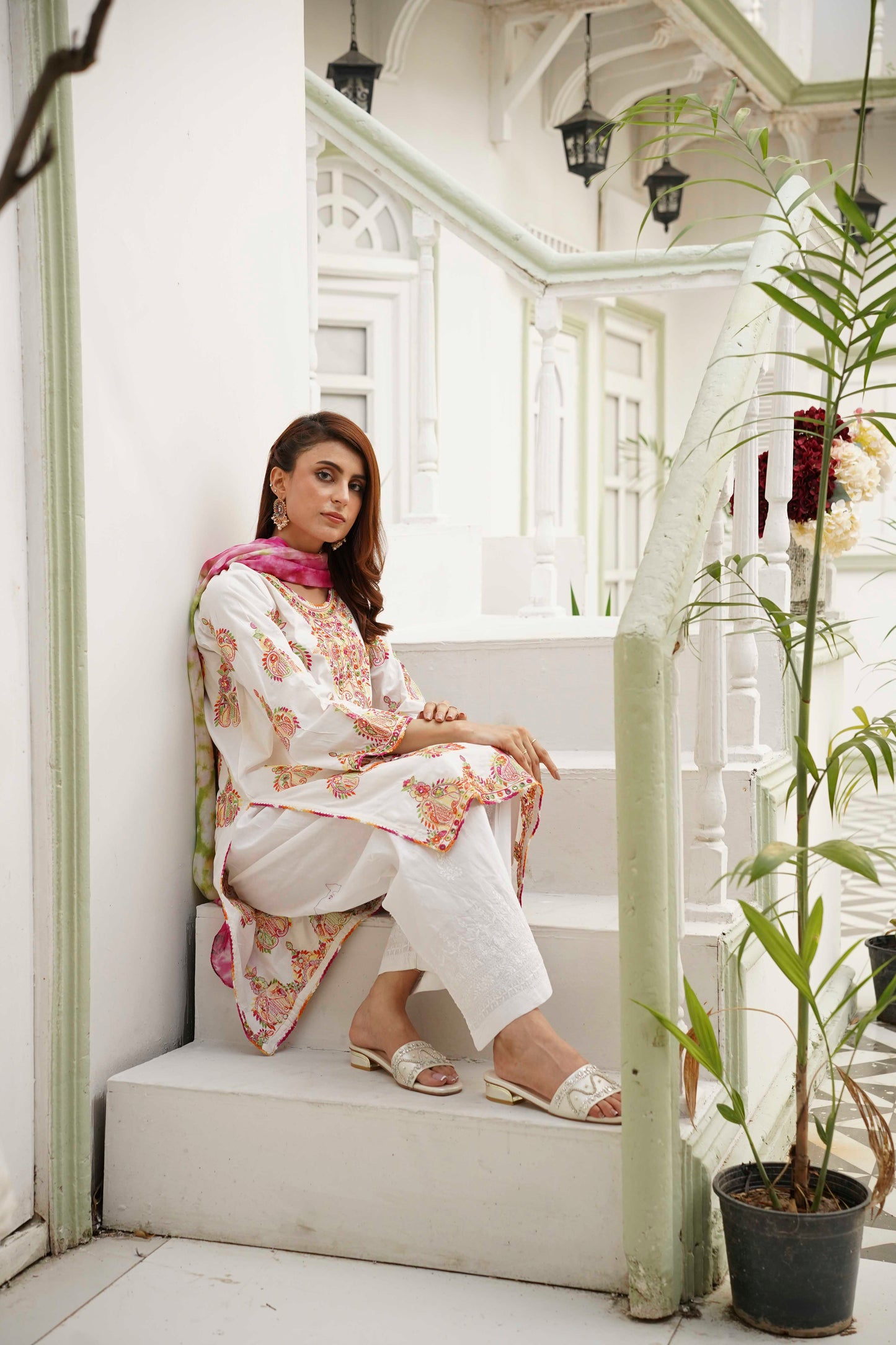 Off White Hand Embroidered Kurti with Dupatta by Rameen Roshany